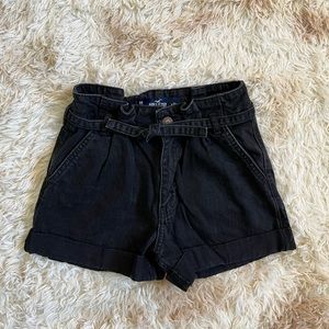 Hollister High Rise 3” Mom Short